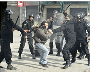 دعوات للإفراج عن ضابط تونسي