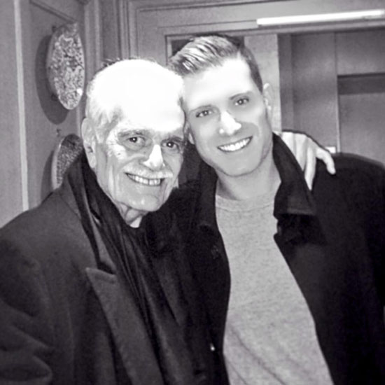 حفيد عمر الشريف ينشر صورة تجمعه بجده في ذكرى مرور 40 يوما على رحيله حفيد عمر الشريف ينشر صورة تجمعه بجده في ذكرى مرور 40 يوما على رحيله