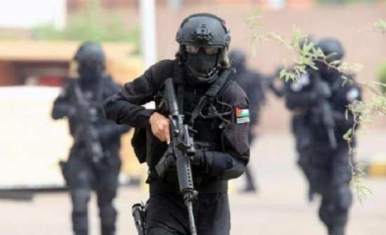 مداهمة امنية على وكر للمخدرات في البادية الشمالية