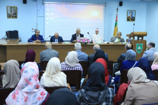 "آداب الأردنية" تستذكر سيرة شيخ المؤرخين عبد الكريم غرايبة "آداب الأردنية" تستذكر سيرة شيخ المؤرخين عبد الكريم غرايبة