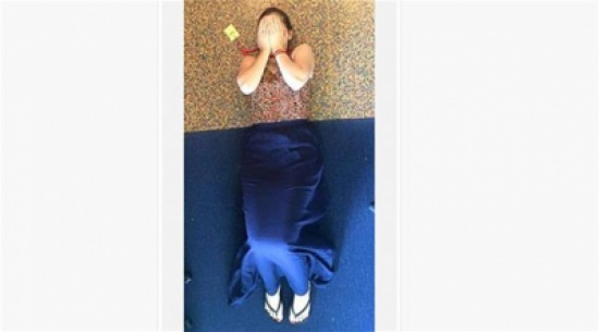 مليون مشاهدة لصورة امرأة ترتدي فستاناً "عجيباً" مليون مشاهدة لصورة امرأة ترتدي فستاناً "عجيباً"