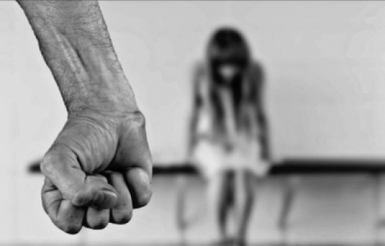 ذئب بشري: أجبر ابنة أخته على ممارسة الرذيلة.. وهذا المبلغ الذي تقاضاه! ذئب بشري: أجبر ابنة أخته على ممارسة الرذيلة.. وهذا المبلغ الذي تقاضاه!