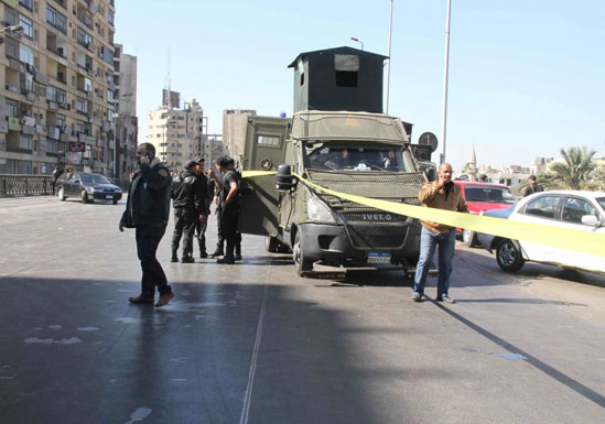 قتلى وجرحى بانفجار في شارع الهرم بمحافظة الجيزة المصرية قتلى وجرحى بانفجار في شارع الهرم بمحافظة الجيزة المصرية