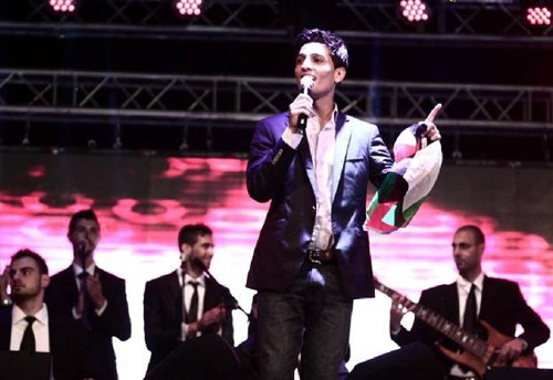 محمد عساف يفقد الوعي وينقل إلى المستشفى (فيديو) محمد عساف يفقد الوعي وينقل إلى المستشفى (فيديو)