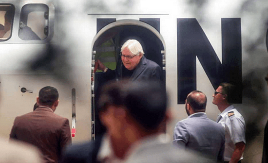 غريفيث يصل صنعاء لبحث "مشاورات السويد"