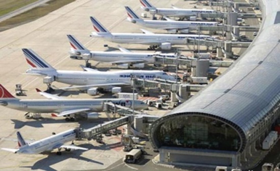 باريس: اجلاء ألفي مسافر من مطار رواسي اثر تسلل شخص الى المنطقة الامنية