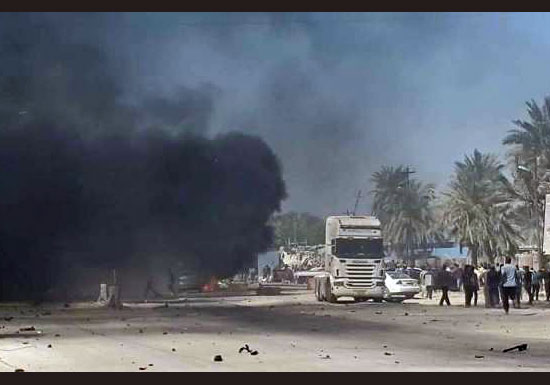 عشرات القتلى والجرحى بانفجار شاحنة مفخخة في " الحلة " جنوب بغداد عشرات القتلى والجرحى بانفجار شاحنة مفخخة في " الحلة " جنوب بغداد