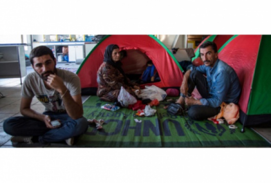 رمضان في "المنطقة المحرمة".. هكذا يقضي اللاجئون الشهر الكريم على حدود الدول رمضان في "المنطقة المحرمة".. هكذا يقضي اللاجئون الشهر الكريم على حدود الدول