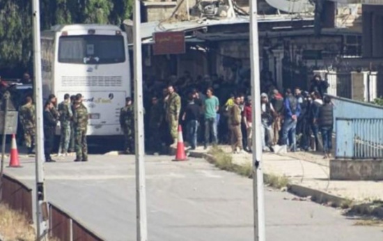 وصول الدفعة الأولى من مهجري حي برزة لريف حماة وصول الدفعة الأولى من مهجري حي برزة لريف حماة