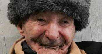 بعد سنوات من التشرد في باريس شاب يساعد عجوزاً جزائرياً بالعودة إلى عائلته