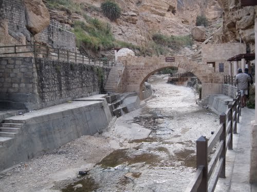 انجاز 80 % من مشروع تطوير موقع حمامات عفرا المعدنية