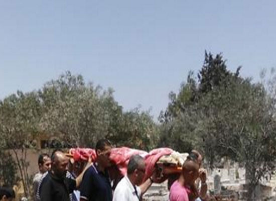 تشييع جثمان الطفل"احمد" وسط مشاعر الحزن والالم تشييع جثمان الطفل"احمد" وسط مشاعر الحزن والالم