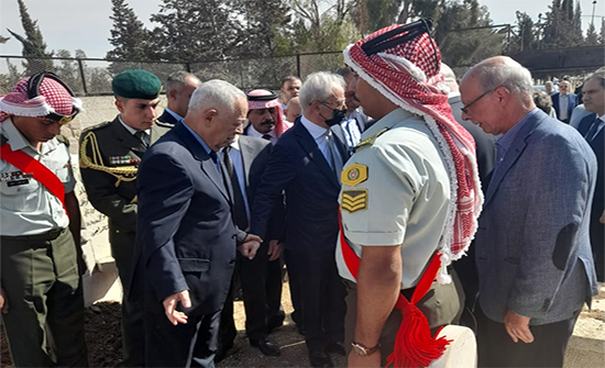 العيسوي يشارك في تشييع جثمان المهندس نبيل طوقان .. صور العيسوي يشارك في تشييع جثمان المهندس نبيل طوقان .. صور