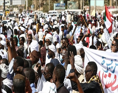 الخرطوم.. آلاف يتظاهرون للاحتجاج على "العنف" وللمطالبة بحكم مدني الخرطوم.. آلاف يتظاهرون للاحتجاج على "العنف" وللمطالبة بحكم مدني