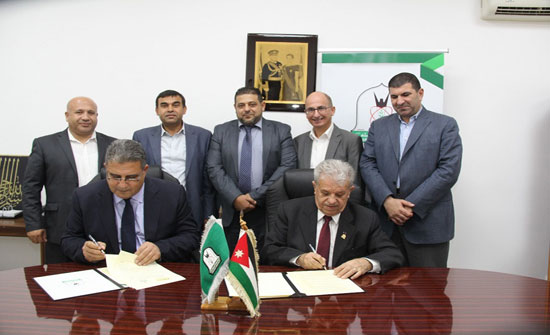 توقيع اتفاقية بين جامعتي اليرموك والعلوم التطبيقية البحرينية توقيع اتفاقية بين جامعتي اليرموك والعلوم التطبيقية البحرينية