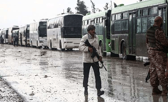 مركز المصالحة: خروج أكثر من 35 ألفا من المسلحين مع عائلاتهم من حمص