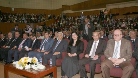 رئيس الوزراء يرعى احتفال ديوان الخدمة بمرور 60 عاما على تاسيسه رئيس الوزراء يرعى احتفال ديوان الخدمة بمرور 60 عاما على تاسيسه