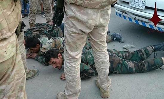 الأسد يعتقل عدداً كبيراً جداً من ضباط جيشه