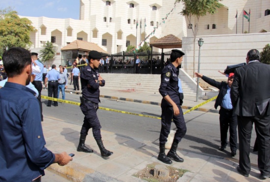 انتهاء التحقيق في مقتل حتر واحالة الاوراق للقضاء ... " تفاصيل أمنية " انتهاء التحقيق في مقتل حتر واحالة الاوراق للقضاء ... " تفاصيل أمنية "