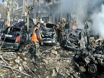 طيران الأسد يقصف محيط الفرقة "17" بالرقة لفك حصار المعارضة عليها طيران الأسد يقصف محيط الفرقة "17" بالرقة لفك حصار المعارضة عليها