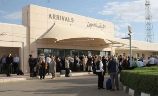 أعمال صيانة في مرافق مطار العقبة استعدادا لأي رحلات جوية