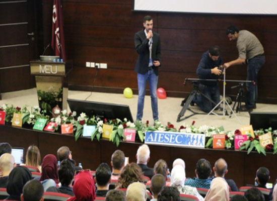 منتدى الشباب في جامعة الشرق الاوسط يعرض لأهمية ثنائية التعليم والتوظيف