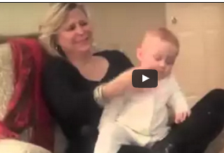 شاهد.. طريقة سريعة لنوم الرضيع