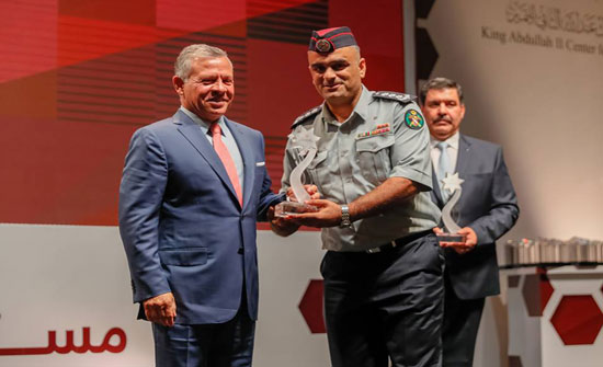 بالصور : الملك يرعى حفل تسليم جوائز الملك عبدالله الثاني للتميز