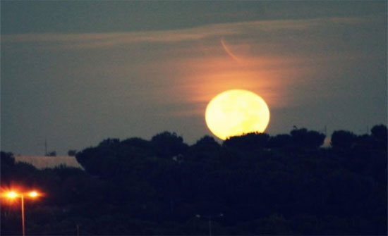 "قمر الحصادين" يضيئ سماء المملكة اليوم..الساعة 6:23 مساء