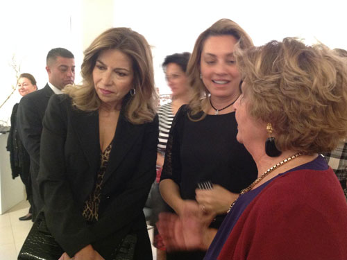 جاليري14 ينظم معرضا للزهور