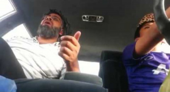 فيديو: ابن يتسبب بحادث أثناء تعلمه القيادة مع والده فيديو: ابن يتسبب بحادث أثناء تعلمه القيادة مع والده