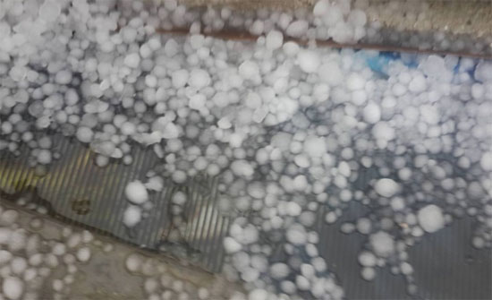 اقتراب غيوم رعدية من المناطق الوسطى وتساقط للبرد اقتراب غيوم رعدية من المناطق الوسطى وتساقط للبرد