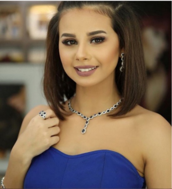 منّة عرفة أصبحت نسخة عن سيلينا غوميز! – بالصورة