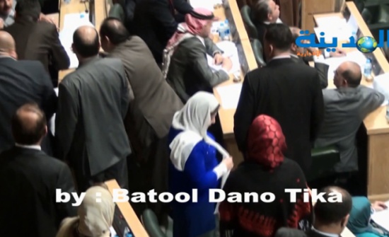 بالفيديو : شاهدوا كيف تمت عملية التصويت على موازنة 2015 بالفيديو : شاهدوا كيف تمت عملية التصويت على موازنة 2015
