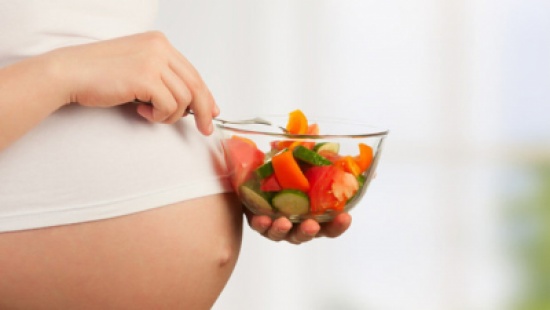 ٨ أطعمة عليك تناولها أثناء الحمل ٨ أطعمة عليك تناولها أثناء الحمل