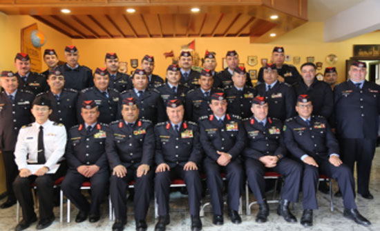 تخريج دورتي الأمن والقيادة الشرطية وإعداد المحاضرين في اكاديمية الشرطة الملكية