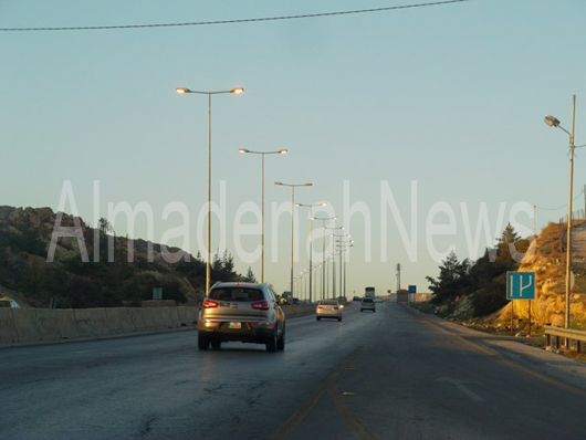 بالفيديو والصور : شارع عمان - إربد يخالف قرار الحكومة !