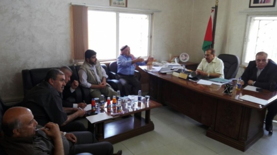 بحث القضايا والتطلعات الخدمية في منطقة وادي السير