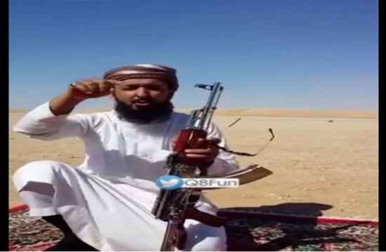 بالفيديو : سعودي يبتكر أغرب طريقة تصويب برشاش الـ"كلاشنكوف بالفيديو : سعودي يبتكر أغرب طريقة تصويب برشاش الـ"كلاشنكوف