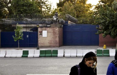 إيران وبريطانيا تعيدان الأحد فتح سفارتيهما