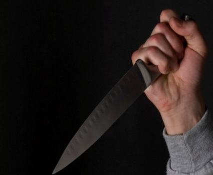 شاب يطعن والده في مادبا شاب يطعن والده في مادبا