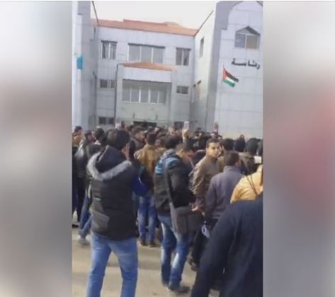 اعتصام لطلبة (آل البيت) ..فيديو اعتصام لطلبة (آل البيت) ..فيديو