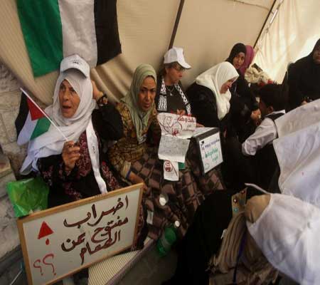 600 أسير فلسطيني يبدأون الثلاثاء إضرابا عن الطعام 600 أسير فلسطيني يبدأون الثلاثاء إضرابا عن الطعام