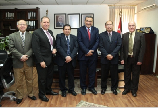 بحث التعاون في المجالات الهندسية بين " الأردنية" و" تيناغا" الماليزية