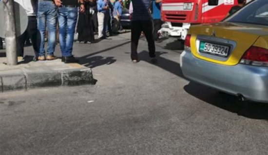 باص عمومي يدهس فتاة في الزرقاء ..صور باص عمومي يدهس فتاة في الزرقاء ..صور