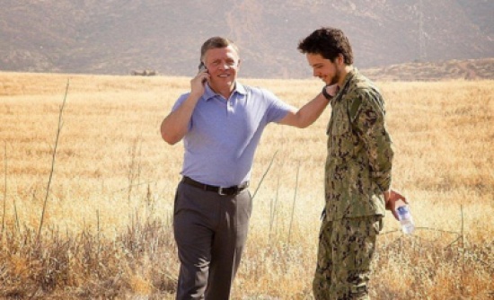 نائب الملك يؤدي صلاة عيد الفطر في مسجد الحرس الملكي الخاص بالعقبة