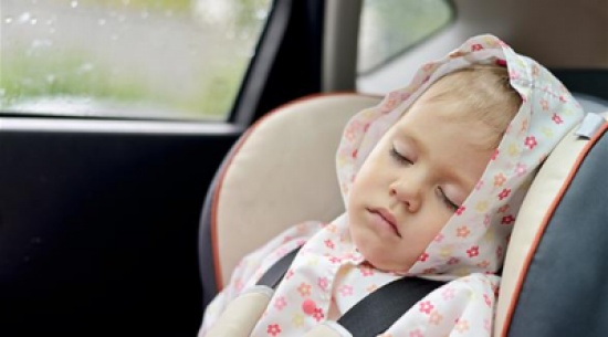 وضع طفلته داخل ثلاجة بعد أن تركها في سيارة ساخنة