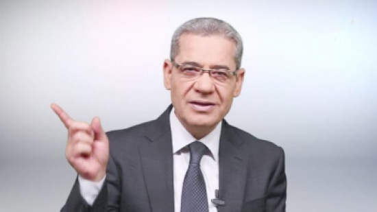 مصطفى الآغا يعلّق على ارتداء أمل حجازي الحجاب