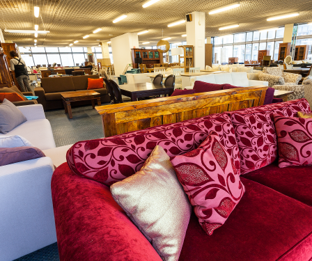 الهياجنة:الاثاث بالسوق المحلية متنوع بموديلاته واسعاره