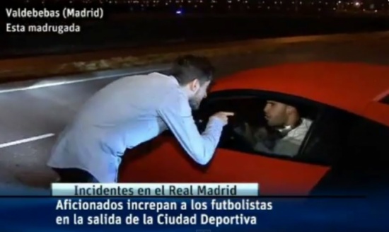 بالفيديو : مشجعي ريال مدريد يعتدون على بيل وخيسي بعد الكلاسيكو